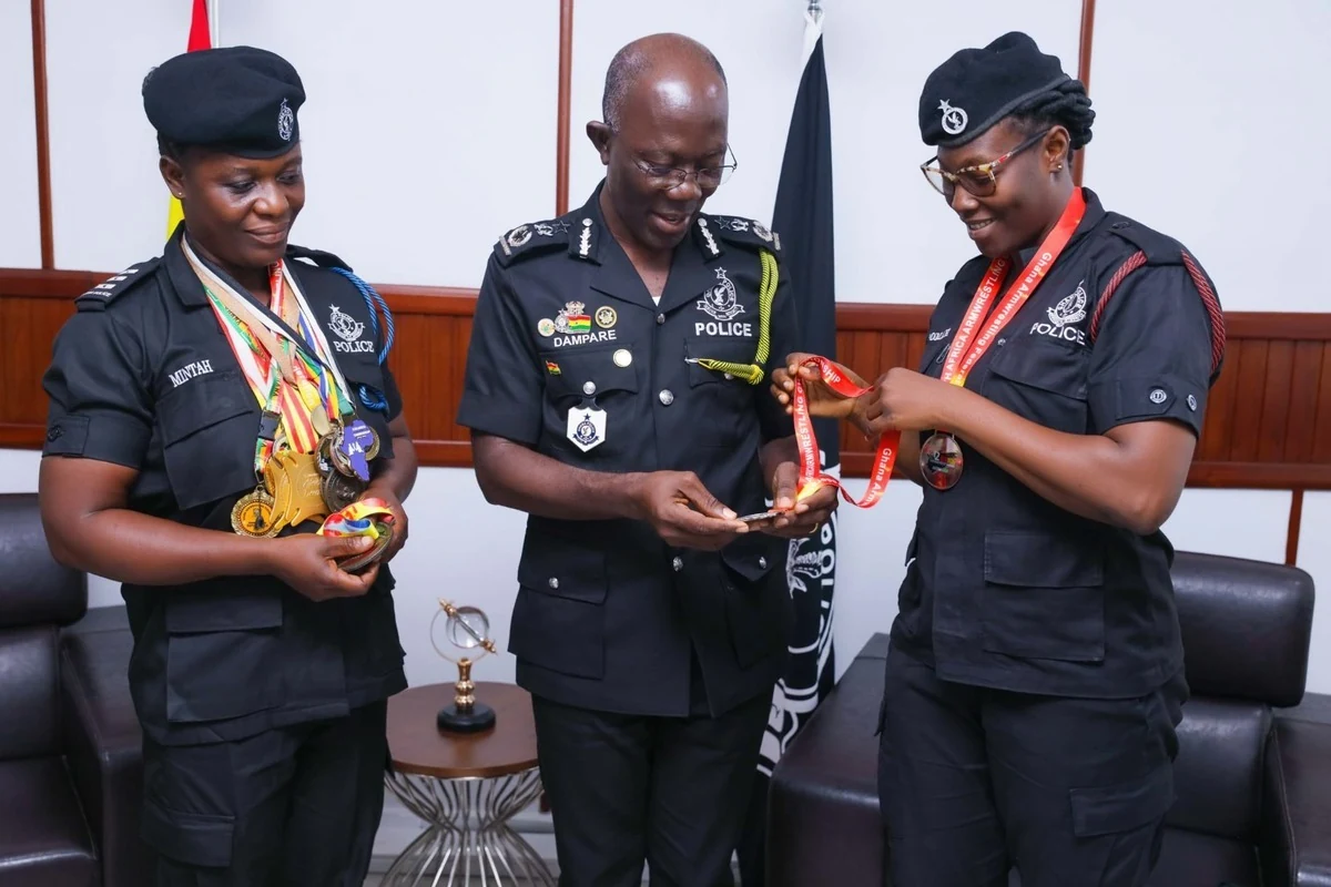 IGP Inspecting Medals